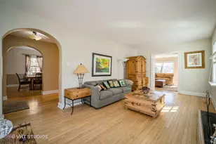 2117 Illinois Rd, Northbrook, IL 60062 - Photo 3