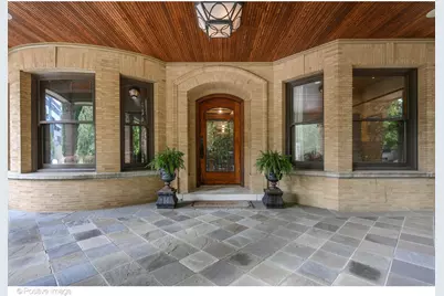 536 W Barry Avenue, Chicago, IL 60657 - Photo 3