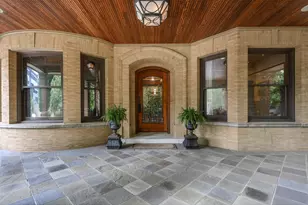 536 W Barry Ave, Chicago, IL 60657 - Photo 3