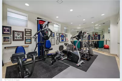 536 W Barry Avenue, Chicago, IL 60657 - Photo 37