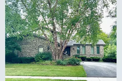 1239 E Carpenter Drive E, Palatine, IL 60074 - Photo 1