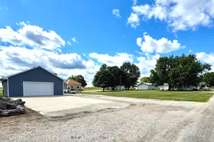 302 E Harrison St, Ransom, IL 60470 - Photo 1