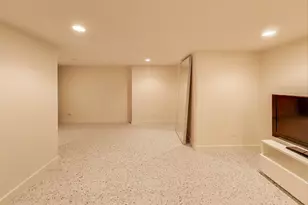 1475 W Superior Ave, Chicago, IL 60647 - Photo 21