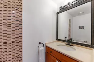 1108 Oak Ridge Dr, Streamwood, IL 60107 - Photo 15