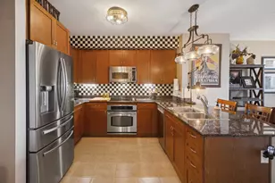 807 Davis St, Evanston, IL 60201 - Photo 7