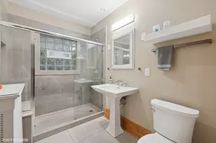 710 W Downer Pl, Aurora, IL 60506 - Photo 27