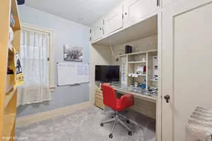 710 W Downer Pl, Aurora, IL 60506 - Photo 25