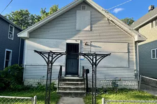 440 Center Ave, Aurora, IL 60505 - Photo 3