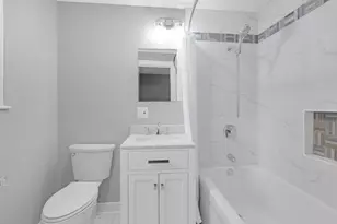 3750 N Lake Shore Dr, Chicago, IL 60613 - Photo 21