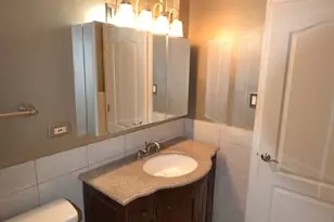 4180 N Marine Dr, Chicago, IL 60613 - Photo 9