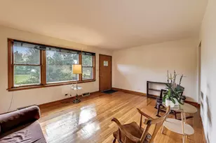 738 N Parker St, Elmhurst, IL 60126 - Photo 3