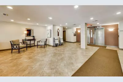 221 N Kenilworth Avenue #105, Oak Park, IL 60302 - Photo 3