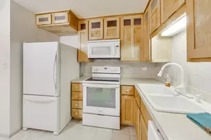 221 N Kenilworth Ave, Oak Park, IL 60302 - Photo 5