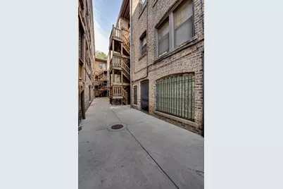 2415 W Pratt Boulevard #C1, Chicago, IL 60645 - Photo 11
