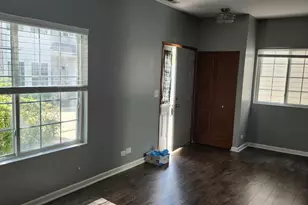 316 E Victoria Cir, North Aurora, IL 60542 - Photo 5