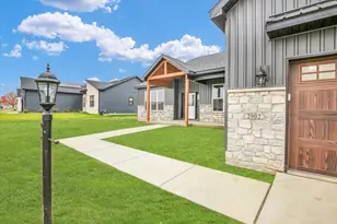 2902 Haydon Dr, Urbana, IL 61802 - Photo 3