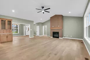 2902 Haydon Dr, Urbana, IL 61802 - Photo 9