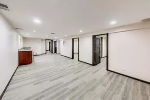 6544 N Albany Ave, Chicago, IL 60645 - Photo 17