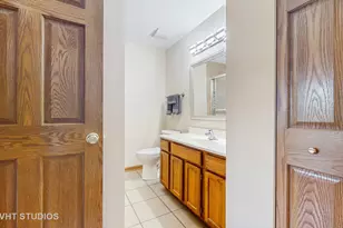 542 Silver Aspen Cir, Crystal Lake, IL 60014 - Photo 13