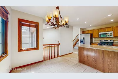 542 Silver Aspen Circle, Crystal Lake, IL 60014 - Photo 5