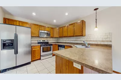 542 Silver Aspen Circle, Crystal Lake, IL 60014 - Photo 3