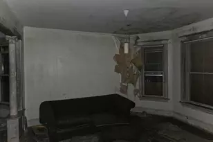 7137 S Carpenter St, Chicago, IL 60621 - Photo 9