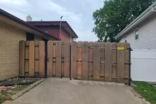 3514 170th Pl, Lansing, IL 60438 - Photo 3