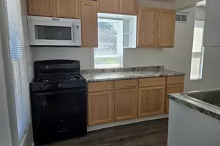 277 Gifford Pl, Elgin, IL 60120 - Photo 3