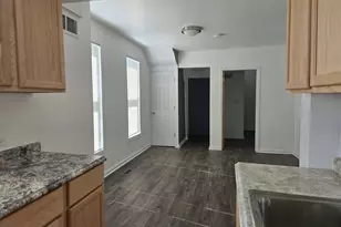 277 Gifford Pl, Elgin, IL 60120 - Photo 5