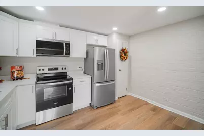 3856 S Parkway Drive #2A, Northbrook, IL 60062 - Photo 7