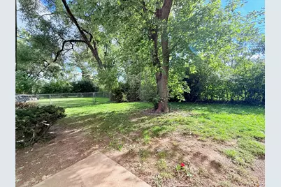 2711 Larkspur Lane, Hazel Crest, IL 60429 - Photo 11