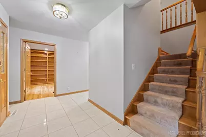 905 Merrill New Road, Sugar Grove, IL 60554 - Photo 5