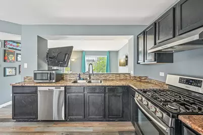 47 S Treehouse Lane, Round Lake, IL 60073 - Photo 7