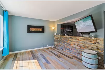 47 S Treehouse Lane, Round Lake, IL 60073 - Photo 3