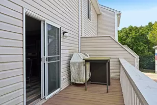 47 S Treehouse Ln, Round Lake, IL 60073 - Photo 17