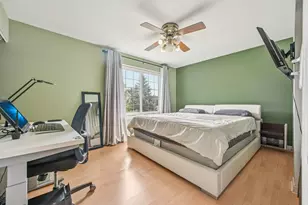 47 S Treehouse Ln, Round Lake, IL 60073 - Photo 11