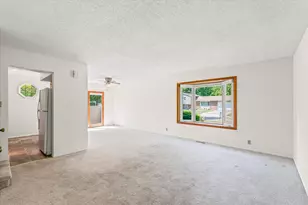 2306 Winchester Dr, Champaign, IL 61821 - Photo 5