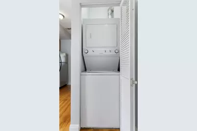 2007 W Jarvis Avenue #3, Chicago, IL 60645 - Photo 9