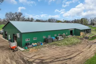 12216 Pleasant Valley Rd, Woodstock, IL 60098 - Photo 17