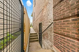 3235 W Flournoy St, Chicago, IL 60624 - Photo 45