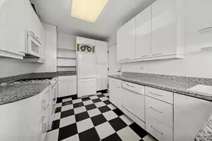 2440 N Lakeview Ave, Chicago, IL 60614 - Photo 7