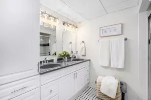 317 E Walnut St, Hinsdale, IL 60521 - Photo 31