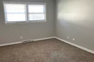 939 Coach Rd, Homewood, IL 60430 - Photo 5