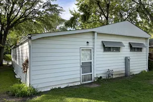 1101 Lakewood Rd, Elgin, IL 60123 - Photo 15