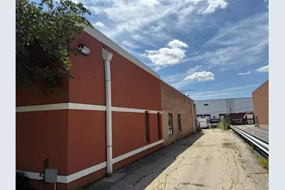 104 Gateway Road, Bensenville, IL 60106 - Photo 3