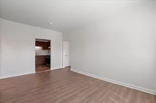 900 W Windsor Ave, Chicago, IL 60640 - Photo 3