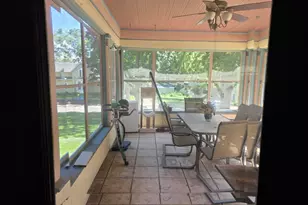 705 W Highland Ave, Elgin, IL 60123 - Photo 31