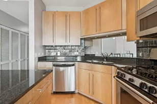 720 W Randolph St, Chicago, IL 60661 - Photo 7
