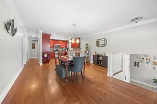 573 Maple Ave, Lisle, IL 60532 - Photo 3