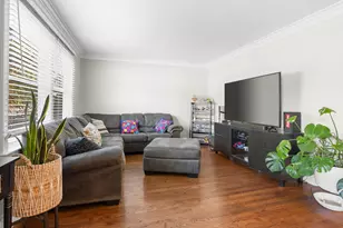 573 Maple Ave, Lisle, IL 60532 - Photo 9